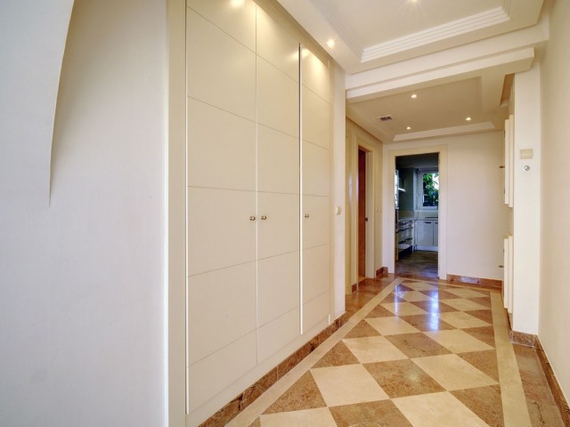 Apartamento, Nueva Andalucia, R4576816