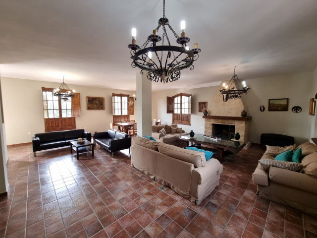 15 Bedrooms Villa in Málaga