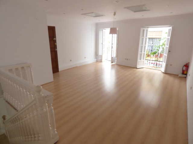 2 Bedrooms Townhouse in Marbella