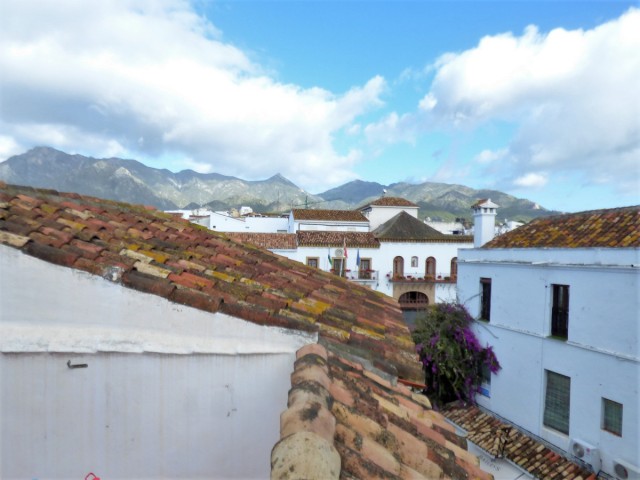 2 Bedrooms Townhouse in Marbella