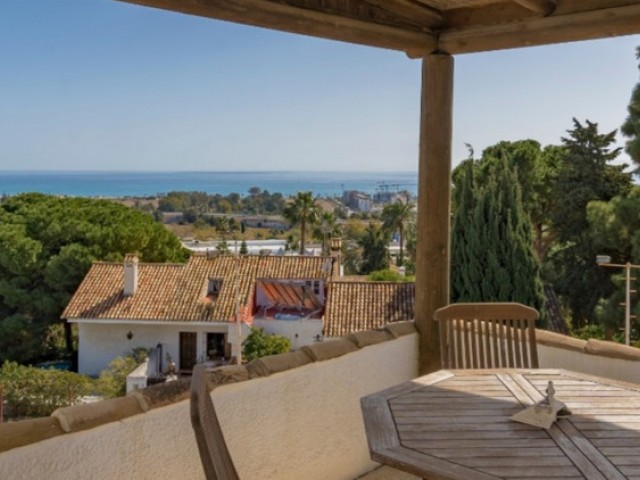 Villa con 17 Dormitorios  en Torremolinos