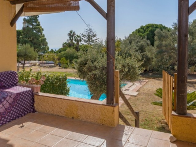 Villa con 17 Dormitorios  en Torremolinos