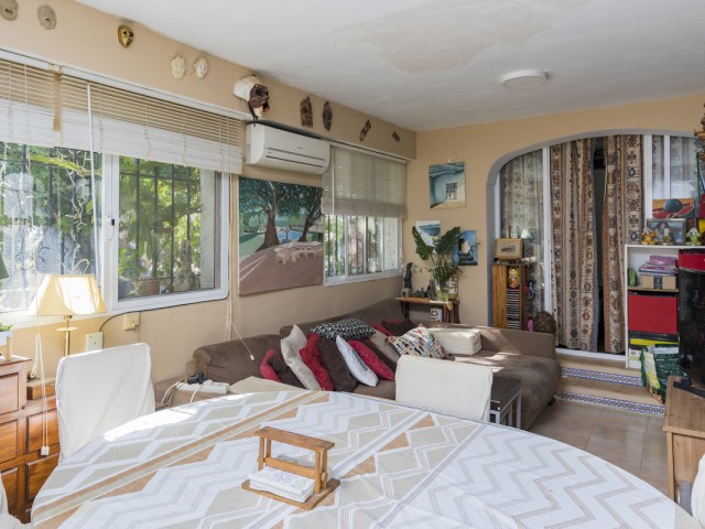 Villa con 17 Dormitorios  en Torremolinos