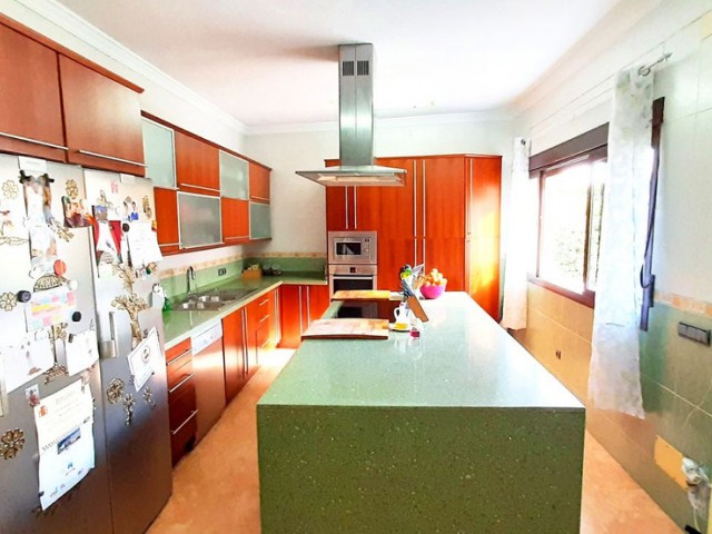 Villa con 3 Dormitorios  en Alhaurín el Grande