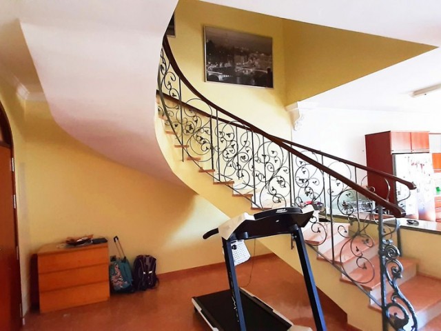 Villa con 3 Dormitorios  en Alhaurín el Grande