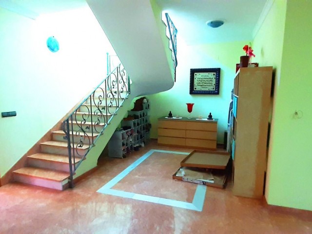 Villa con 3 Dormitorios  en Alhaurín el Grande