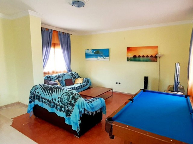 Villa con 3 Dormitorios  en Alhaurín el Grande