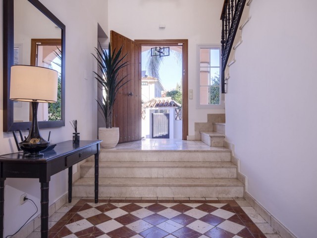 Villa, San Pedro de Alcántara, R4586002
