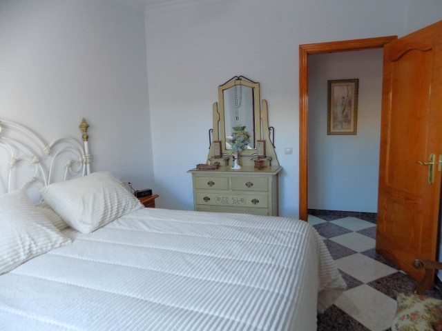 Maison mitoyenne avec 4 Chambres  à Alhaurín el Grande