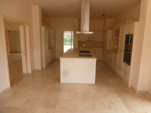 Villa con 5 Dormitorios  en Benahavís