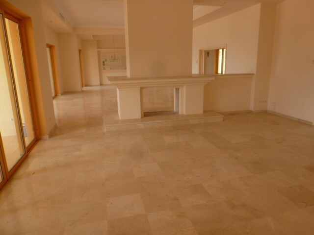 Villa con 5 Dormitorios  en Benahavís