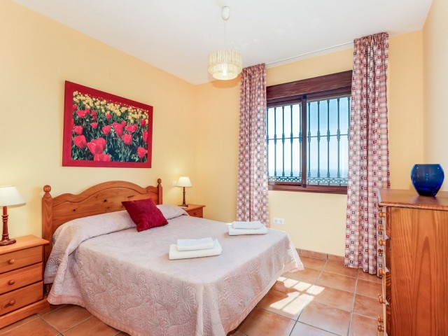 6 Bedrooms Villa in Estepona