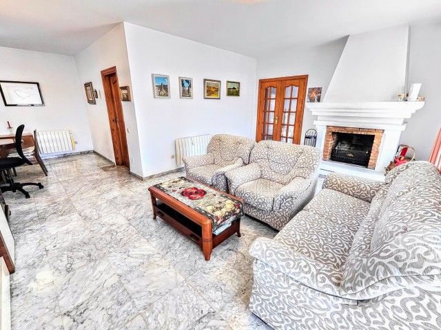 4 Bedrooms Villa in Benalmadena Costa