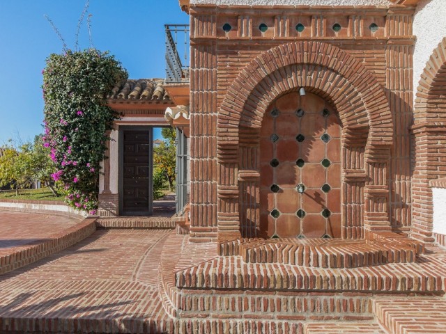 Villa con 4 Dormitorios  en Costabella