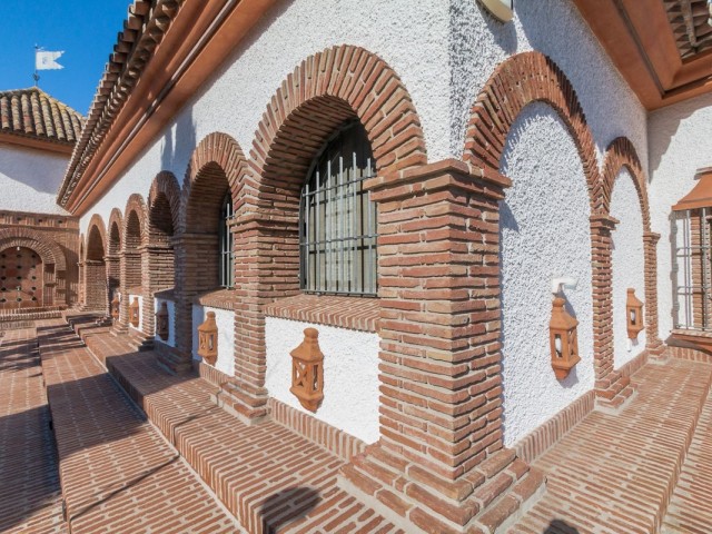 Villa con 4 Dormitorios  en Costabella