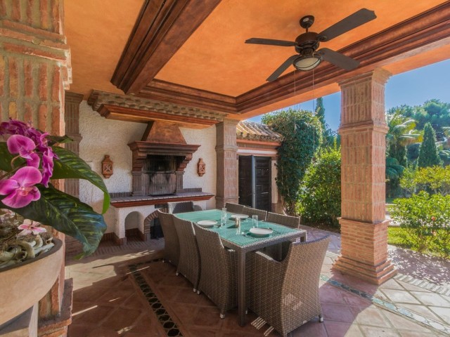 Villa con 4 Dormitorios  en Costabella