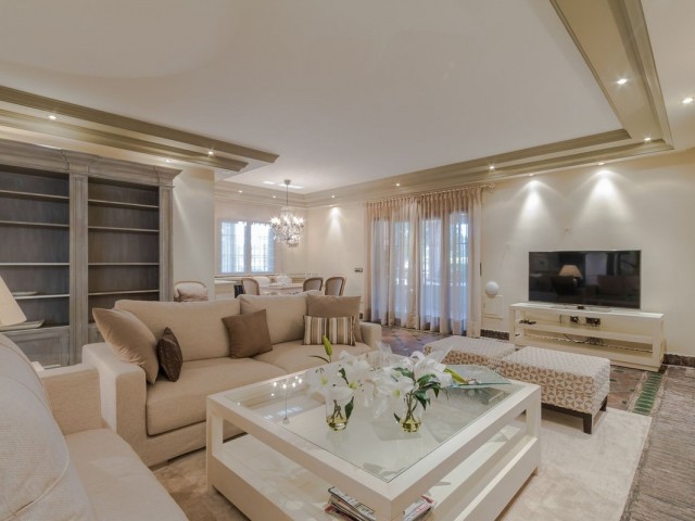 Villa con 4 Dormitorios  en Costabella