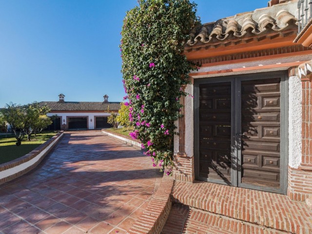 Villa con 4 Dormitorios  en Costabella