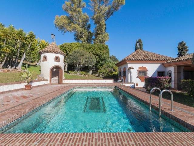 Villa con 4 Dormitorios  en Costabella