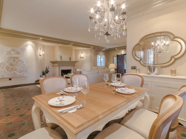 Villa con 4 Dormitorios  en Costabella