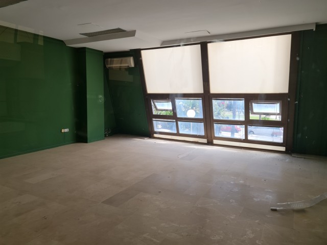 Commercial in Puerto Banús