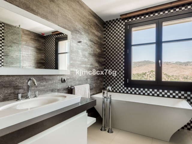 7 Slaapkamer Villa in Hacienda Las Chapas