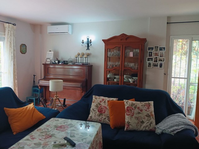 Villa con 4 Dormitorios  en Sierrezuela
