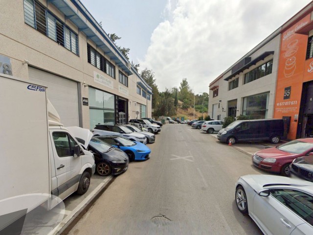 Commercial in Nueva Andalucía