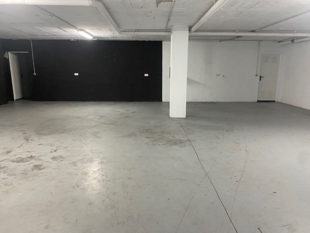 Commercial in Nueva Andalucía