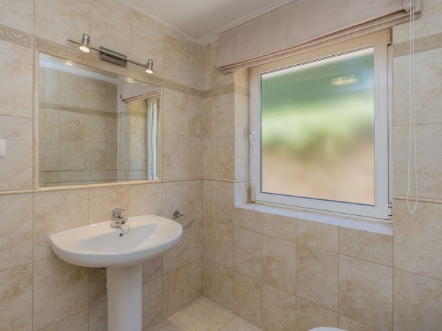 5 Bedrooms Villa in Valtocado