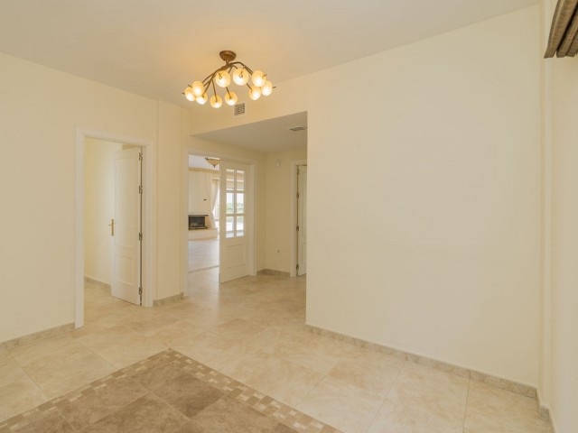 5 Bedrooms Villa in Valtocado
