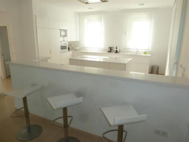 5 Sovrums Villa i Guadalmina Baja