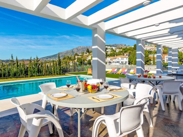 Villa con 5 Dormitorios  en Sierrezuela