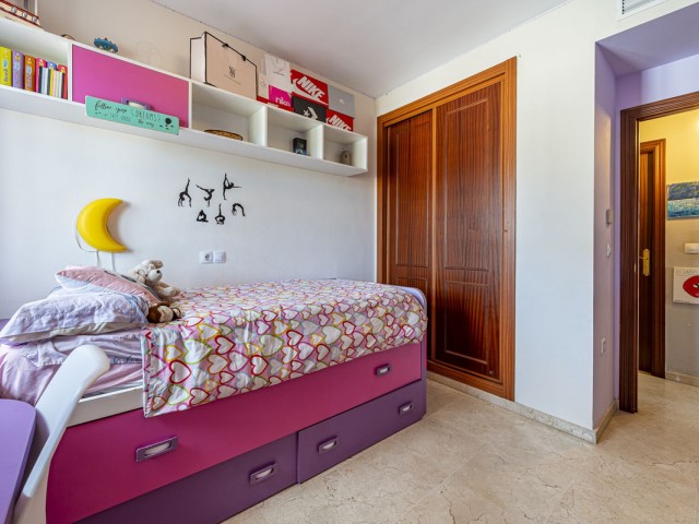 Ático con 3 Dormitorios  en Estepona