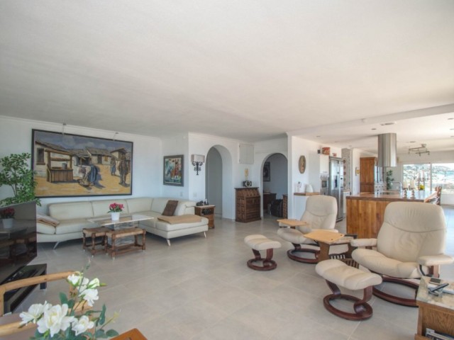 Penthouse avec 3 Chambres  à Torreblanca