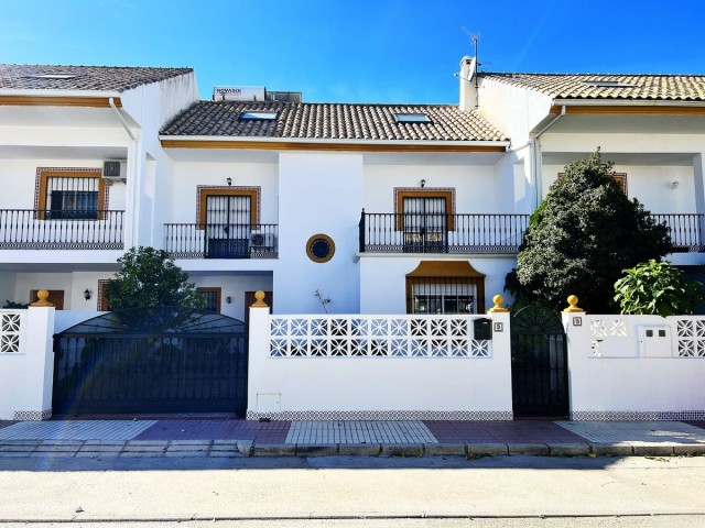 Rijtjeshuis, San Pedro de Alcántara, R4554604