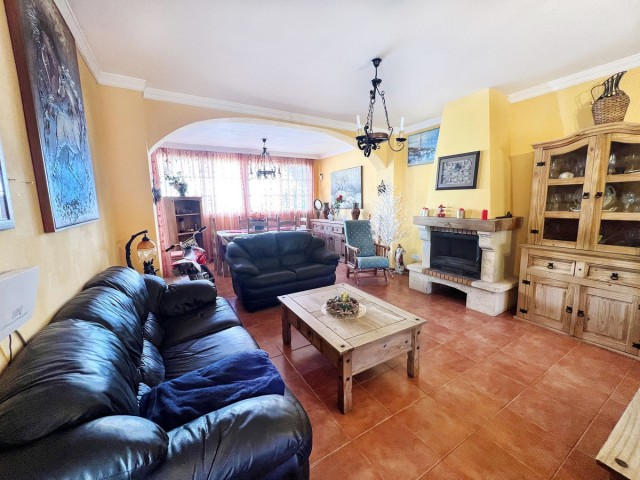 6 Bedrooms Townhouse in San Pedro de Alcántara