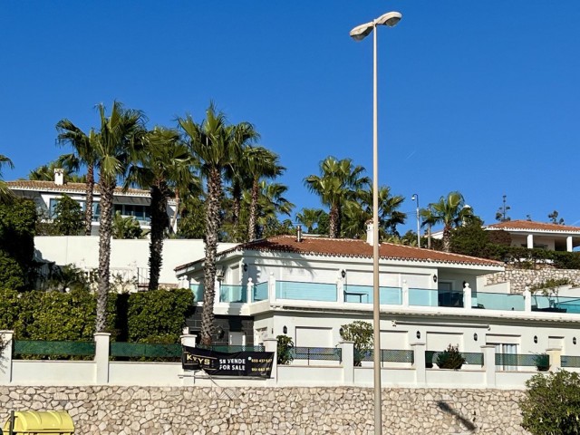 Villa con 5 Dormitorios  en El Chaparral
