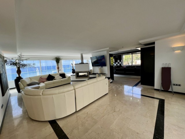 Villa con 5 Dormitorios  en El Chaparral