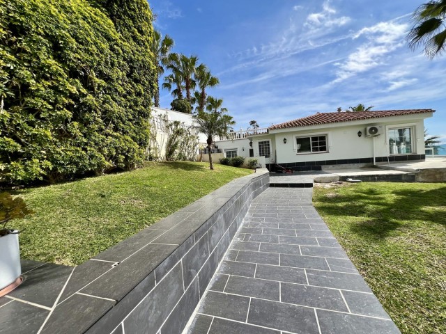 Villa con 5 Dormitorios  en El Chaparral