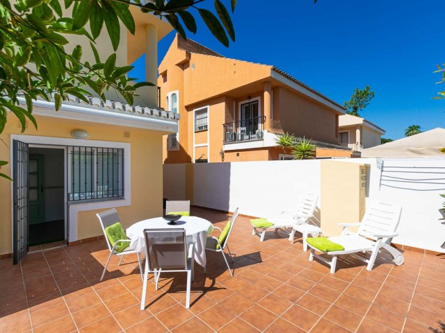 Villa con 4 Dormitorios  en Costabella