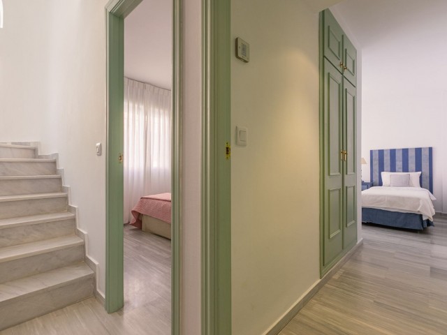 Villa con 4 Dormitorios  en Costabella