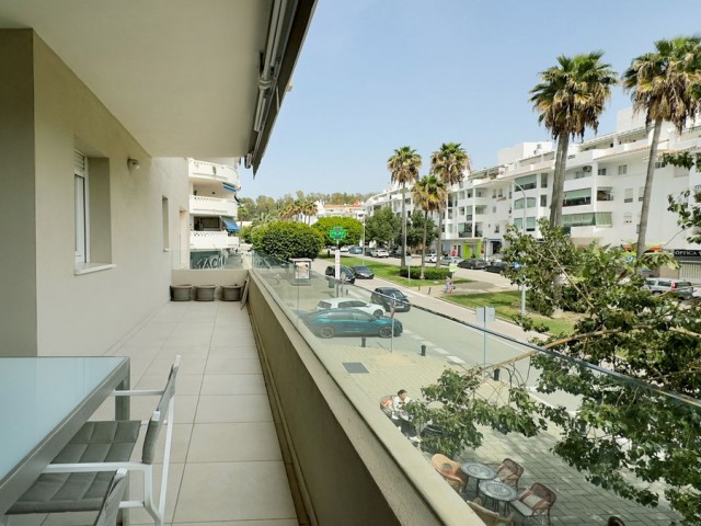 Apartment, Nueva Andalucia, R4681636
