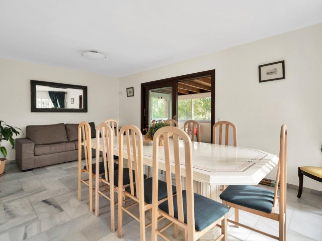 5 Sovrums Villa i Elviria