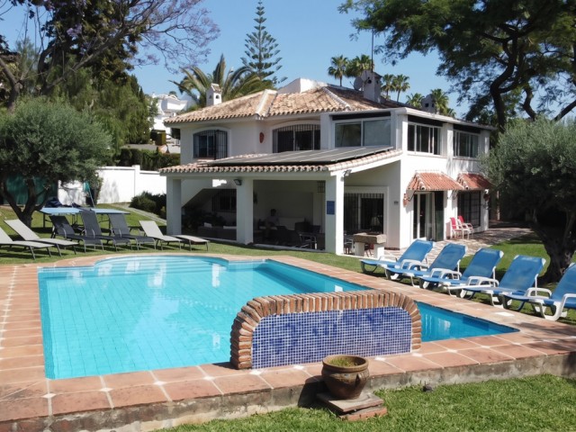 5 Schlafzimmer Villa in Elviria