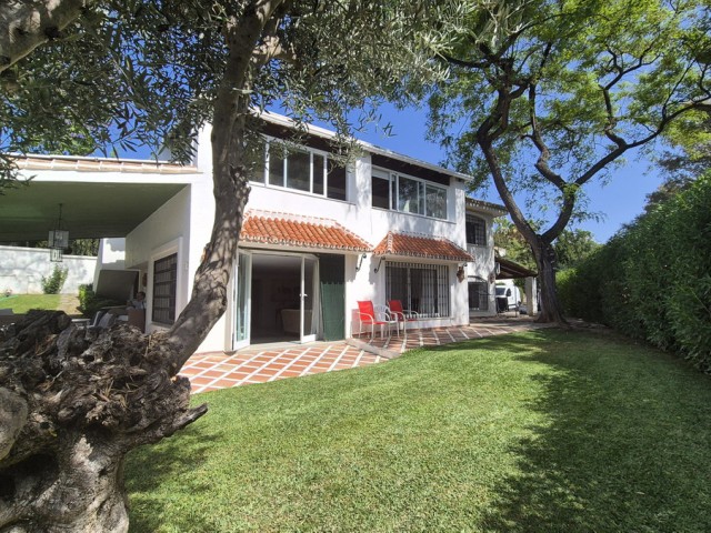 5 Schlafzimmer Villa in Elviria