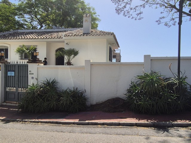 5 Schlafzimmer Villa in Elviria