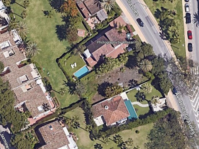  Plot in Nueva Andalucía