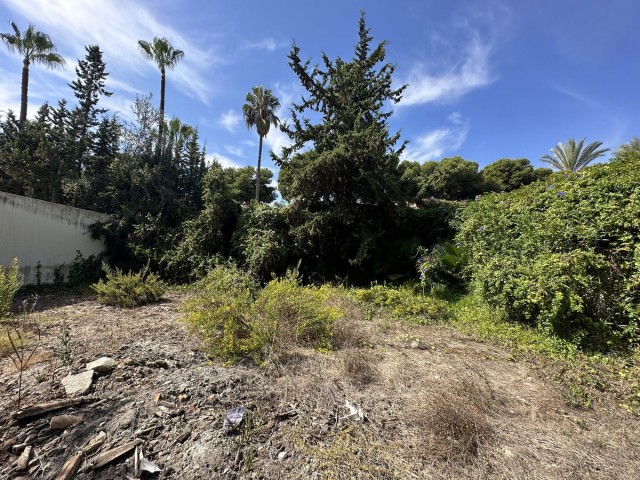  Plot in Nueva Andalucía