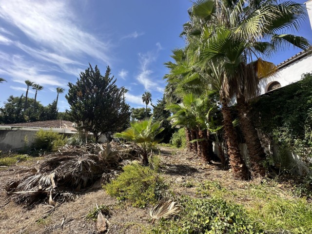  Plot in Nueva Andalucía